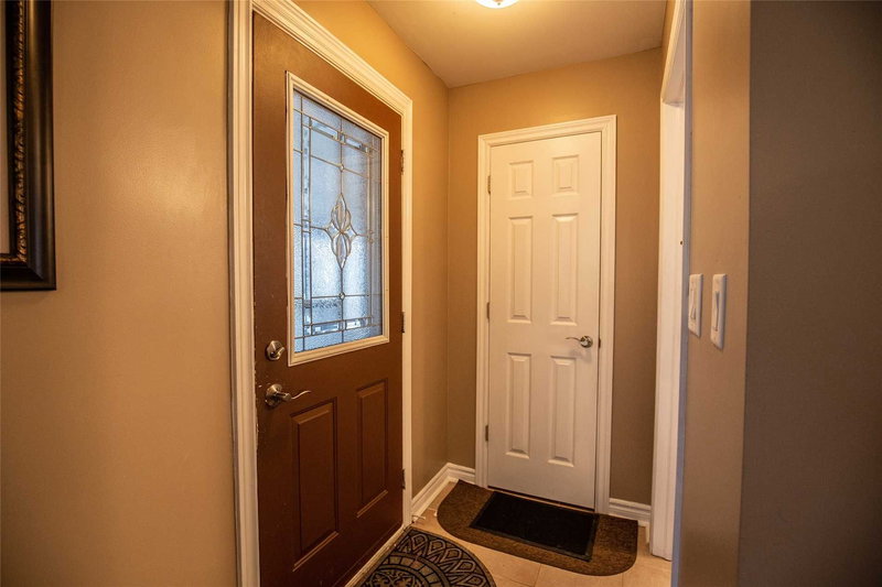 262 Queen Mary Dr, Oakville, L6K 3L2 | Image 3