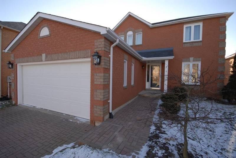 7 Birchway Pl, Halton Hills, L7J 2X4 | Image 2