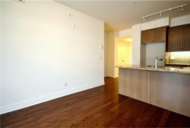 228 - 2300 Upper Middle Rd W, Oakville, L6M0T4 | Image 3