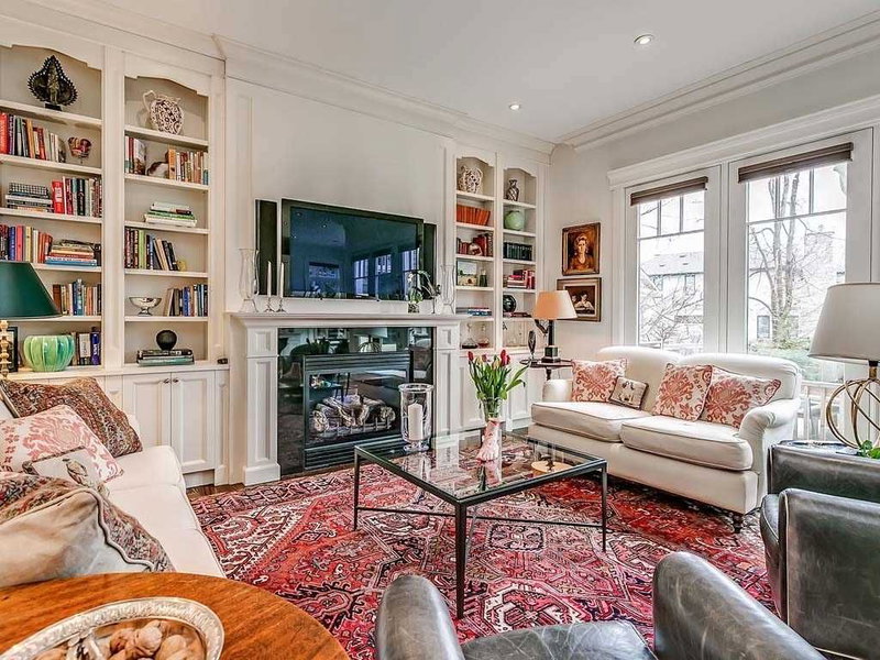 428 Sheddon Ave, Oakville, L6J1Y3 | Image 3