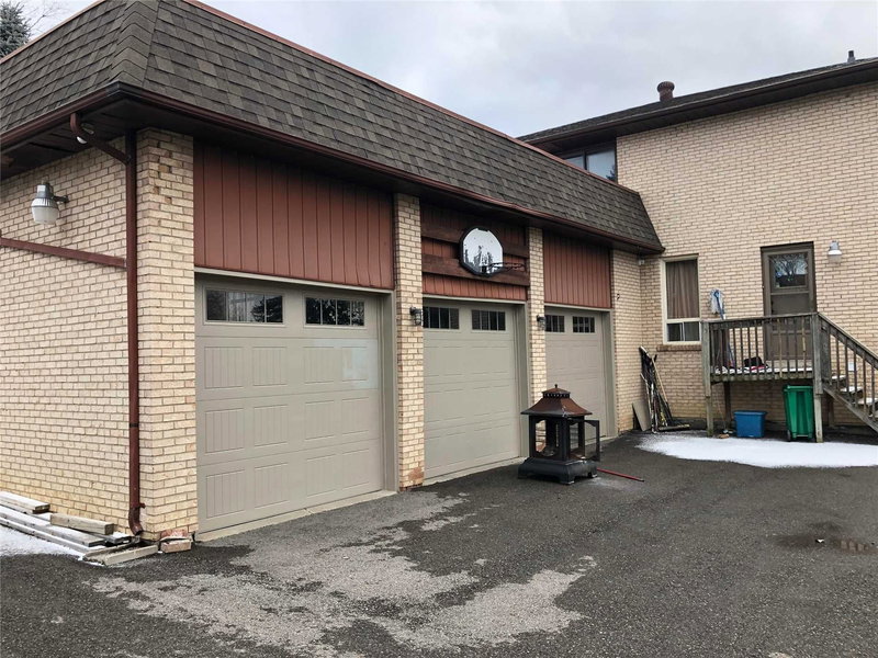 4 Bellini Ave, Brampton, L6P0X7 | Image 2