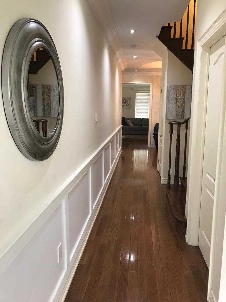 28 Sussexvale Dr, Brampton, L6R3S1 | Image 2