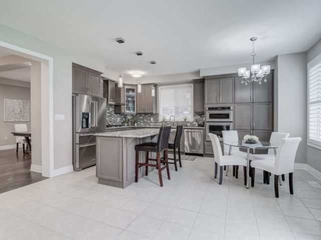 1190 Mceachern Crt, Milton, L9E1E5 | Image 3