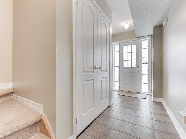 33 October Pl, Brampton, L6Y0R6 | Image 2