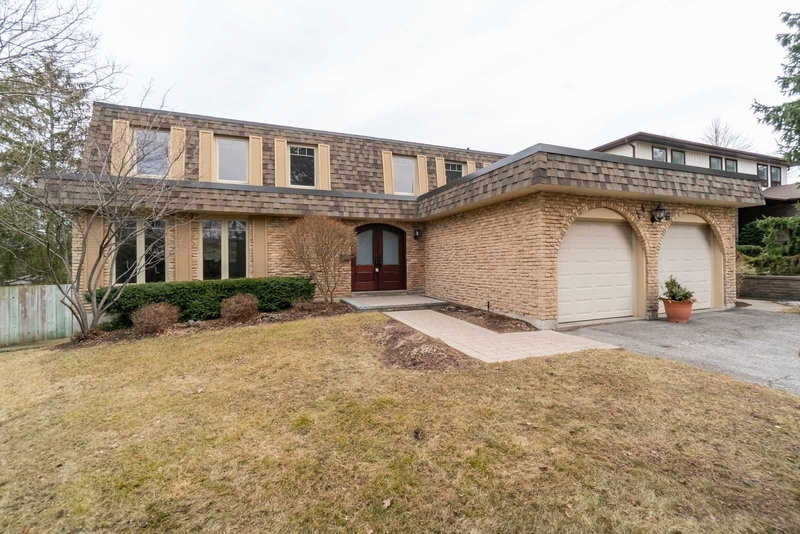 1466 Flaminia Crt, Mississauga, L5J3Z6 | Image 2