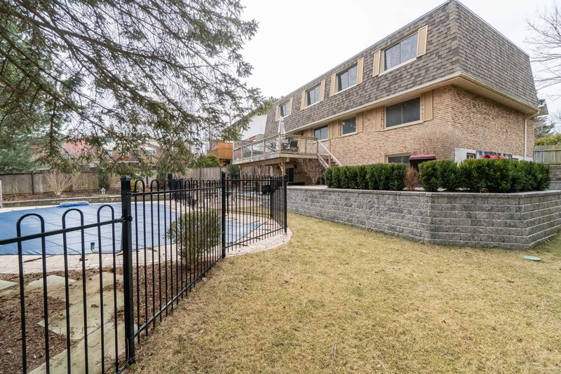 1466 Flaminia Crt, Mississauga, L5J3Z6 | Image 3