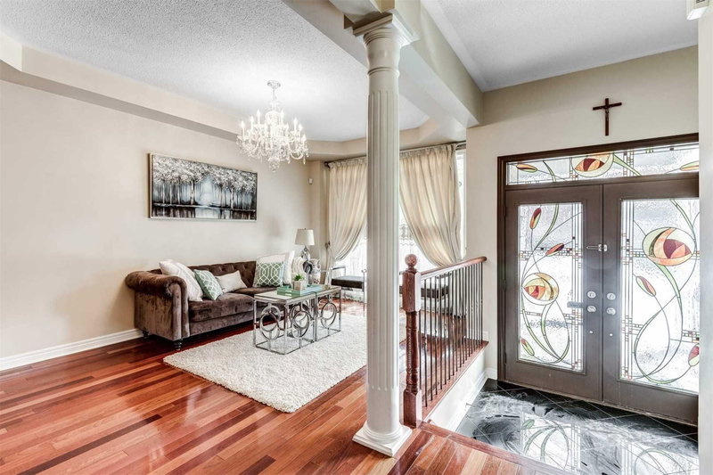 3285 Topeka Dr, Mississauga, L5M7V1 | Image 2