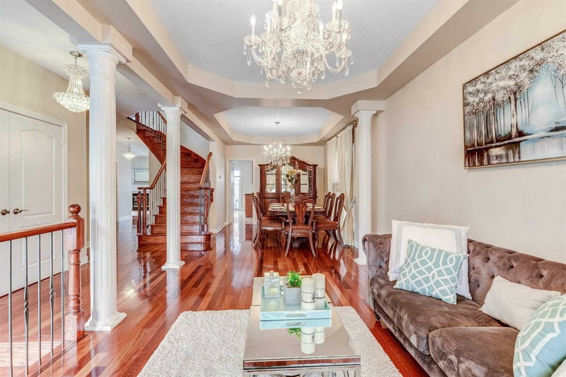 3285 Topeka Dr, Mississauga, L5M7V1 | Image 3