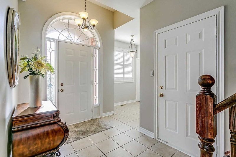 2363 Parkglen Ave, Oakville, L6M4Y4 | Image 3