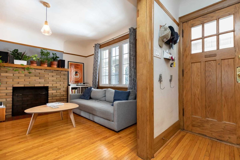 16 Howick Ave, Toronto, M6N1M8 | Image 2