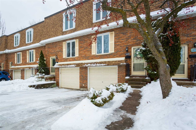 1573 Westminster Pl, Burlington, L7P2B4 | Image 2