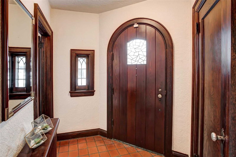 10 Edgemore Dr, Toronto, M8Y2M8 | Image 2