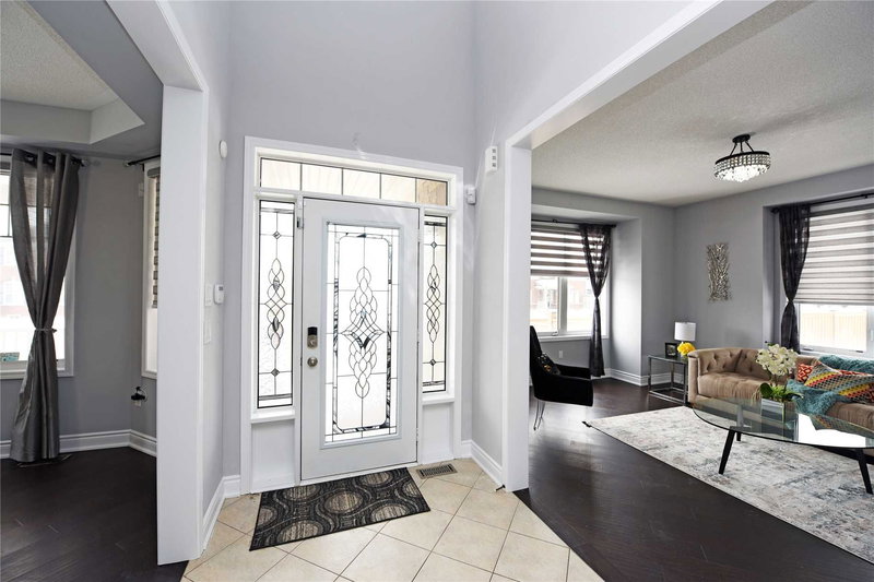 67 Veterans Dr, Brampton, L7A0T9 | Image 2