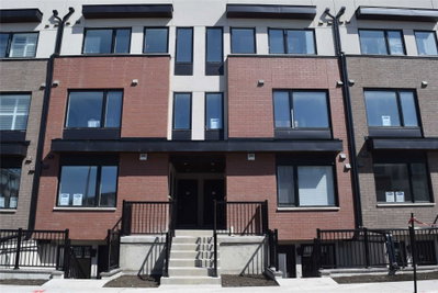 Townhouse sold at 7-161 William Duncan Road, Toronto, Ontario, M3K2B8 - Downsview-Roding-CFB - MLS: W4364780