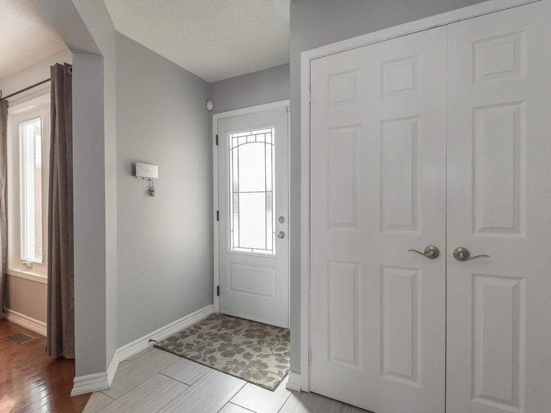 56 Valonia Dr, Brampton, L6V4K1 | Image 2