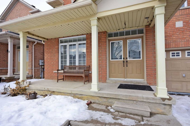 7 Chapparal Dr, Brampton, L6R3C5 | Image 2