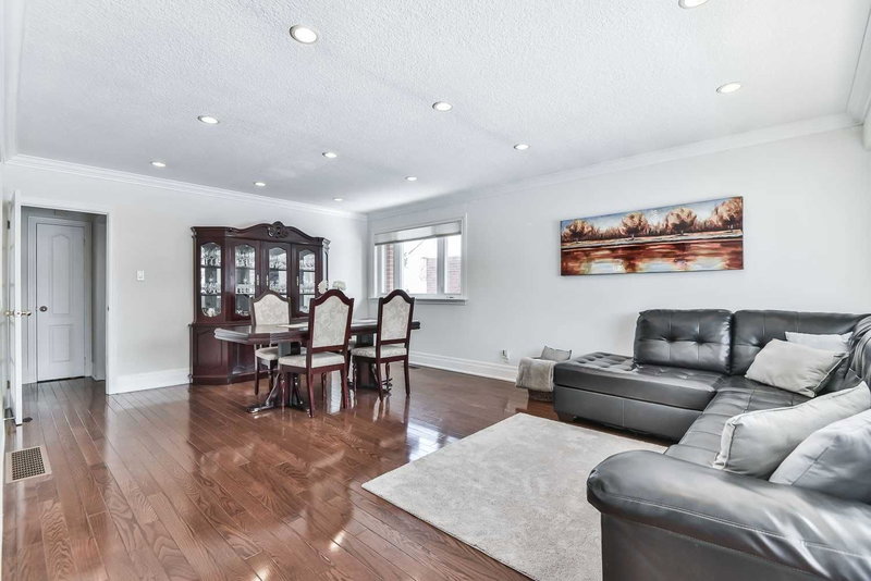 13 Theodore Dr, Mississauga, L5M1E5 | Image 2
