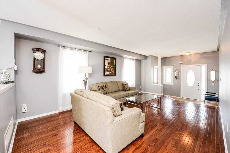 116 Heartleaf Cres, Brampton, L7A2C1 | Image 3