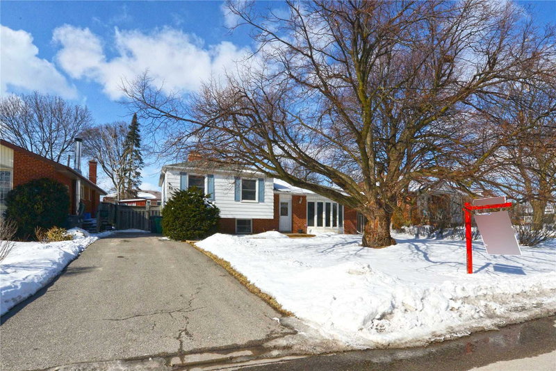 69 Argyle Cres, Brampton, L6T1M9 | Image 2