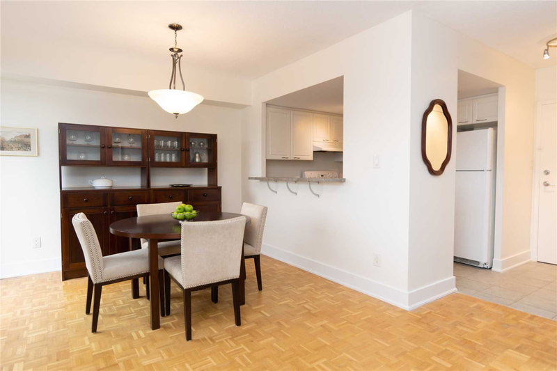 617 - 1000 Cedarglen Gate, Mississauga, L5C3Z5 | Image 2