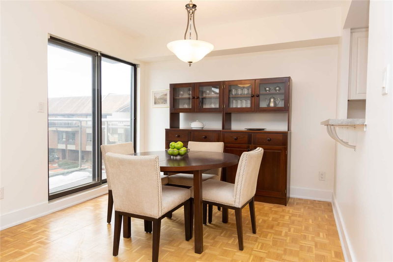 617 - 1000 Cedarglen Gate, Mississauga, L5C3Z5 | Image 3