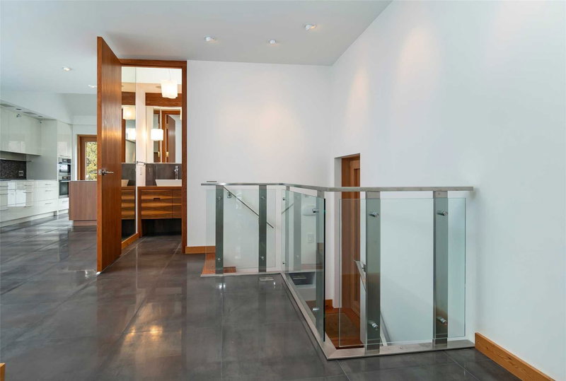 16 Sunnybrook Rd, Toronto, M6S1G2 | Image 3