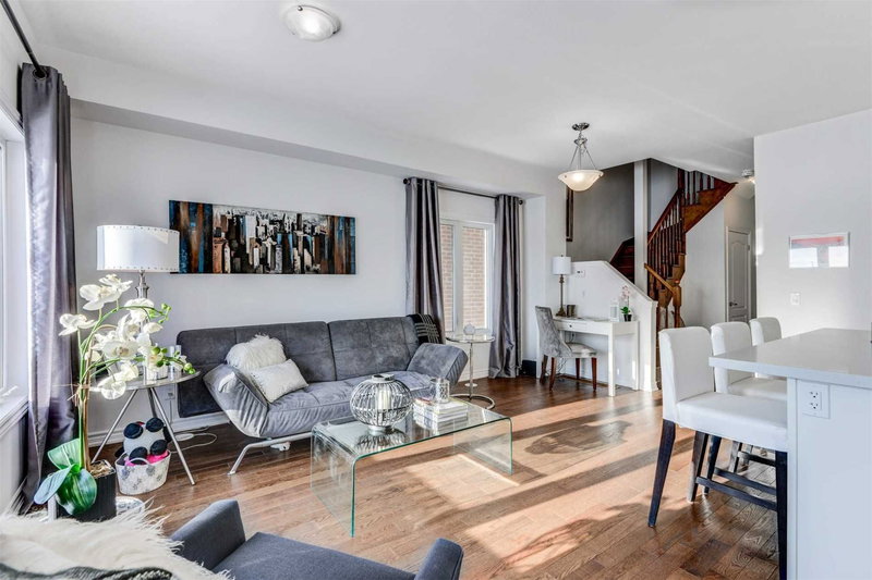 3056 Cascade Common Crt, Oakville, L6H0R7 | Image 3