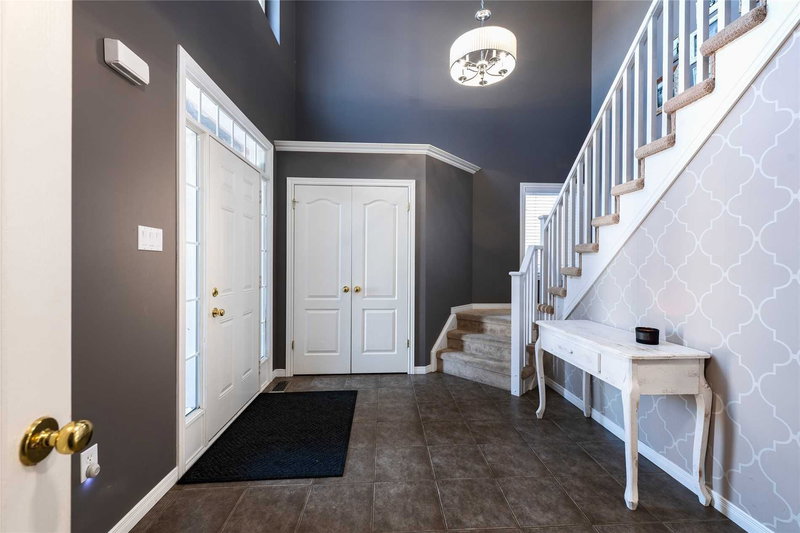 24 Murray Crt, Orangeville, L9W0A1 | Image 3