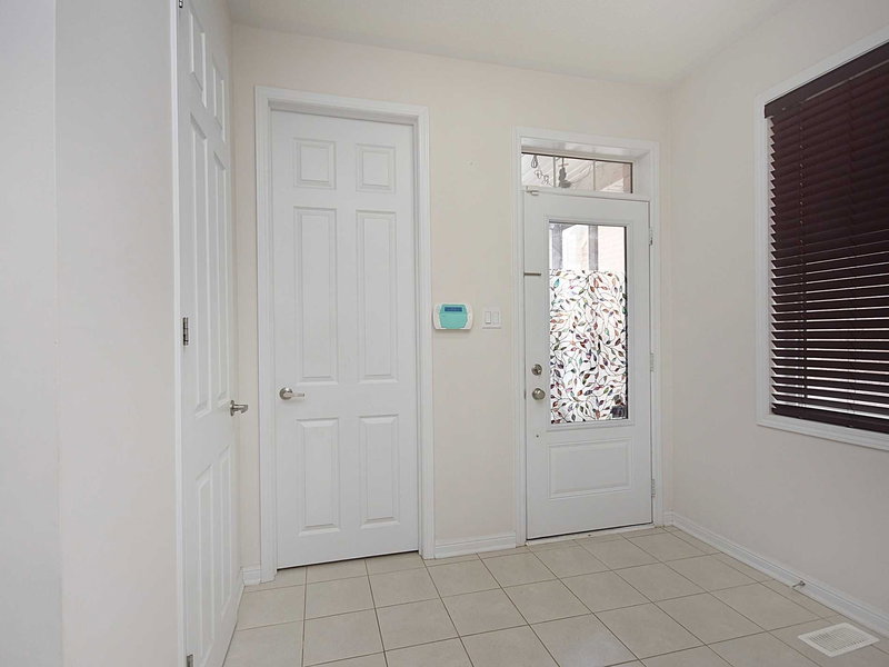 94 Robert Parkinson Dr, Brampton, L7A 0Z3 | Image 3