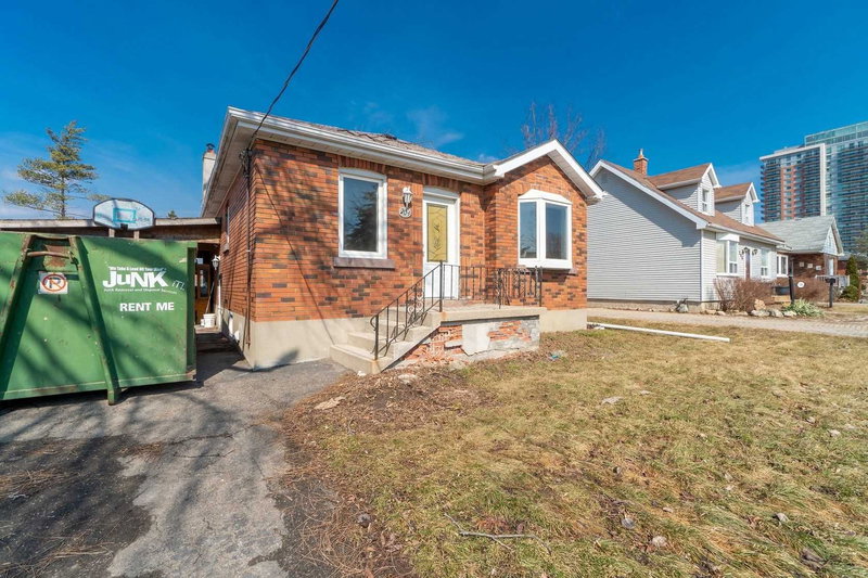 204 John St, Brampton, L6W2A6 | Image 2