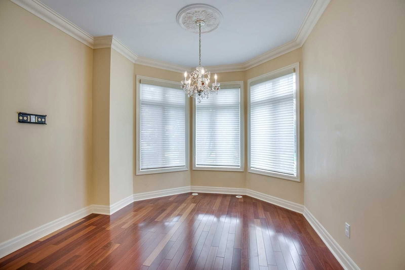 115 St Lawrence Dr, Mississauga, L5G4V2 | Image 2