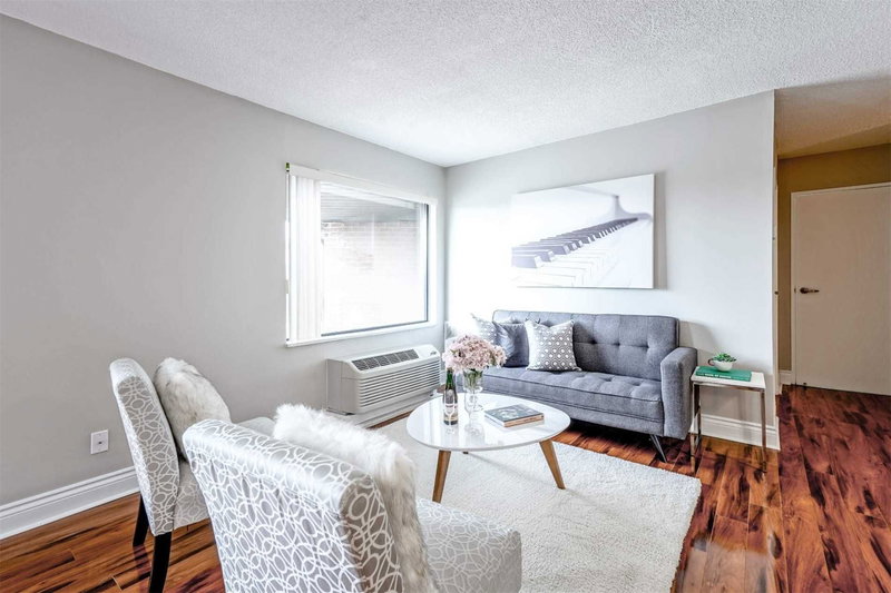 625 - 1000 Cedarglen Gate, Mississauga, L5C3Z5 | Image 3