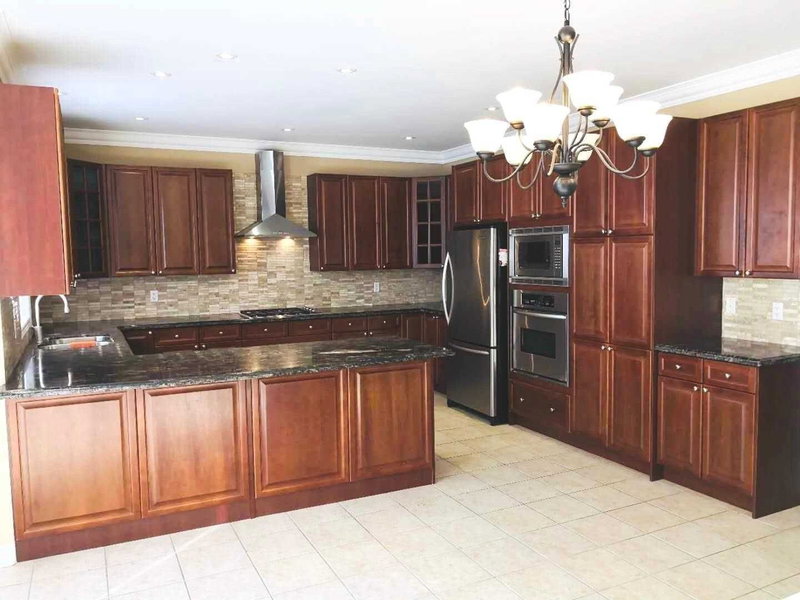 1534 Craigleith Rd, Oakville, L6H7V7 | Image 3