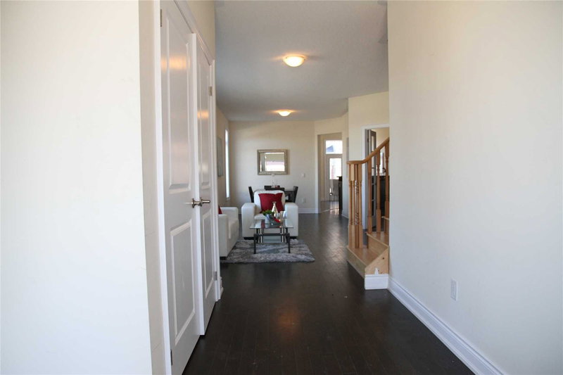 80 Hollowgrove Blvd, Brampton, L6Pia9 | Image 3