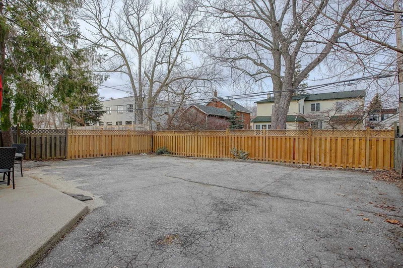 324 Lakeshore Rd E, Mississauga, L5G 1H4 | Image 2