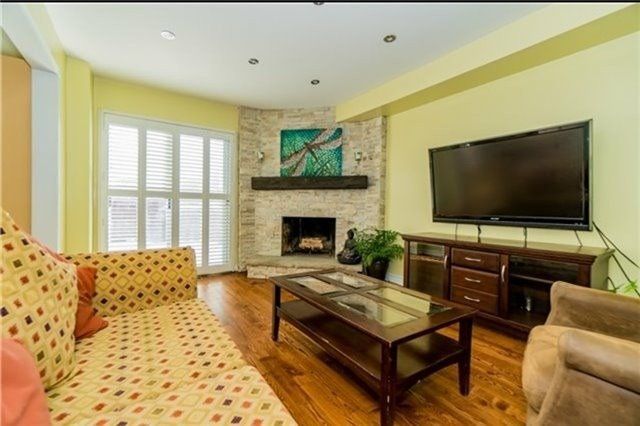 476 Bud Gregory Blvd, Mississauga, L4Z2K4 | Image 3