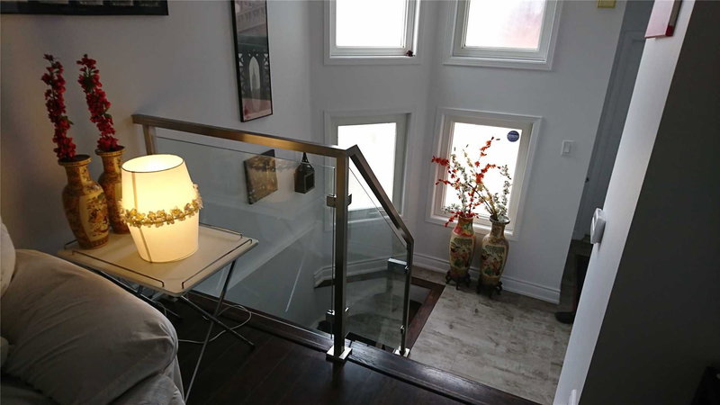 4 Carabram Crt, Brampton, L6X 4M3 | Image 2