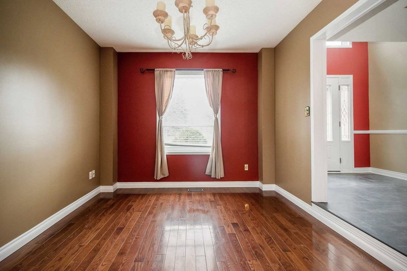2197 Oakridge Cres, Burlington, L7M4C8 | Image 2