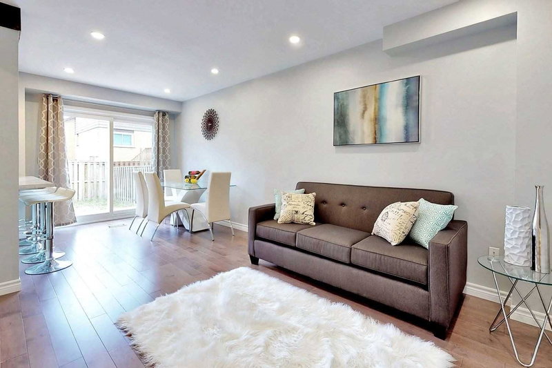 4094 Teakwood Dr, Mississauga, L5C3L6 | Image 2