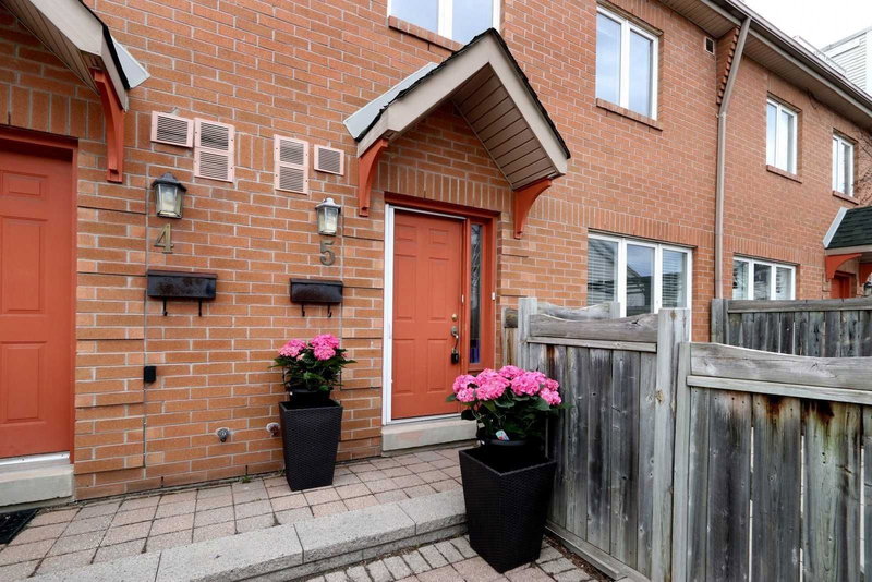 5 - 1241 Parkwest Pl, Mississauga, L5E 3J3 | Image 2