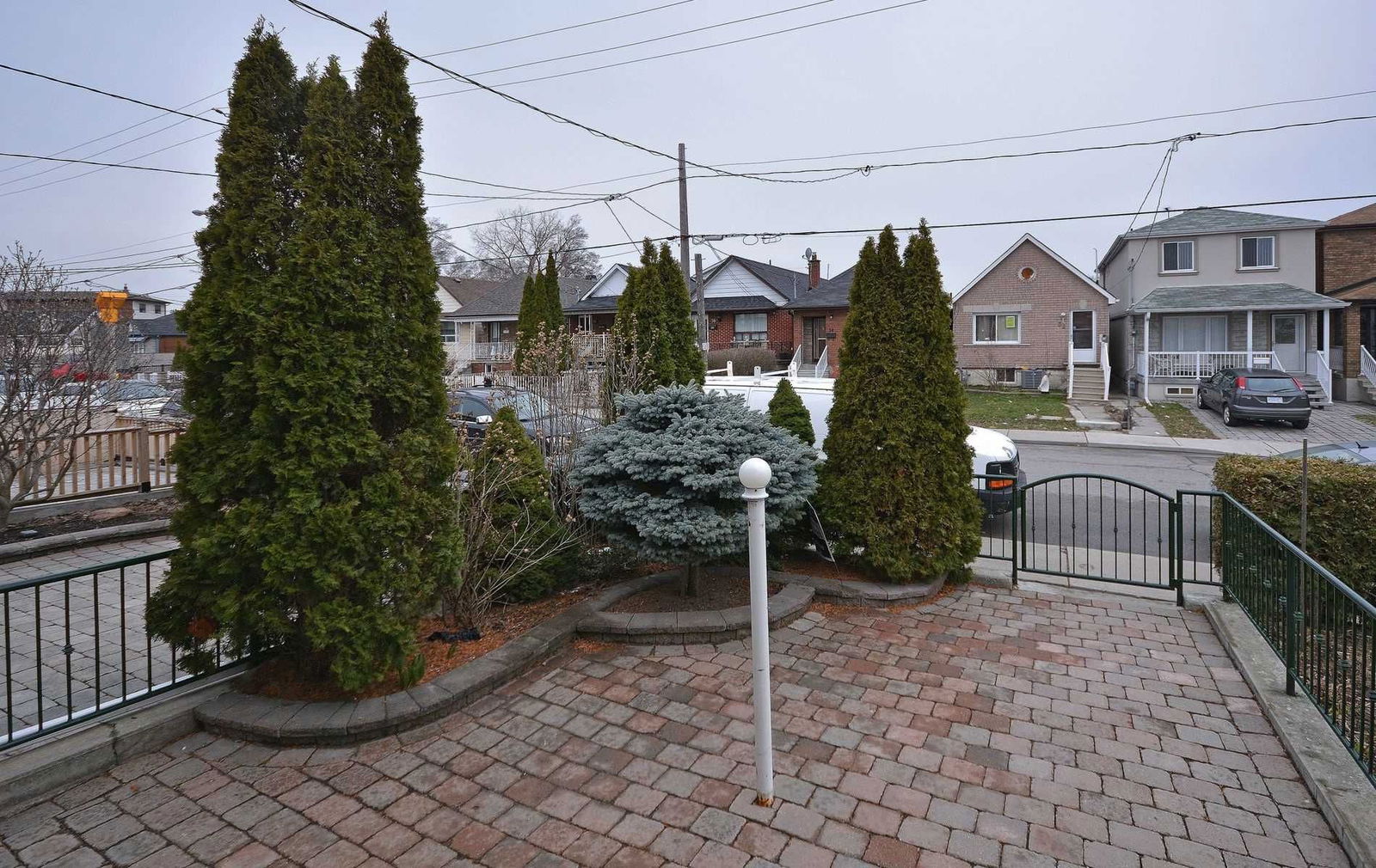 Detached House sold at 37 Avon Avenue, Toronto, Rockcliffe-Smythe, M6N3W8 - MLS: W4419507