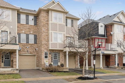Townhouse sold at 925 Burrows Gate, Milton, Ontario, L9T 0K7 - Coates - MLS: W4421045