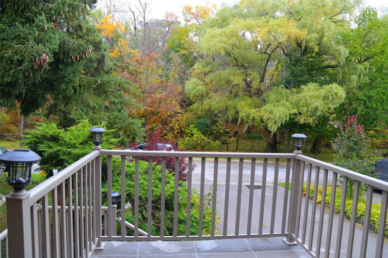 31 Bearwood Dr, Toronto, M9A4G5 | Image 2