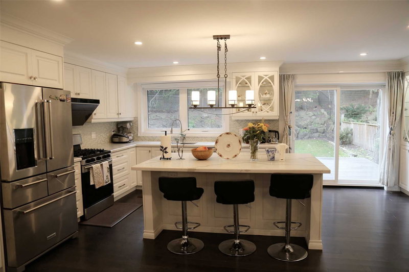 31 Bearwood Dr, Toronto, M9A4G5 | Image 3