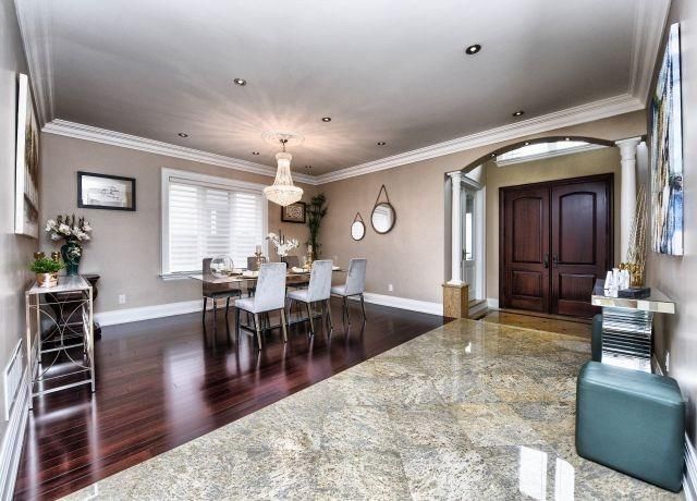 99 Fairview Rd W, Mississauga, L5B1K7 | Image 2