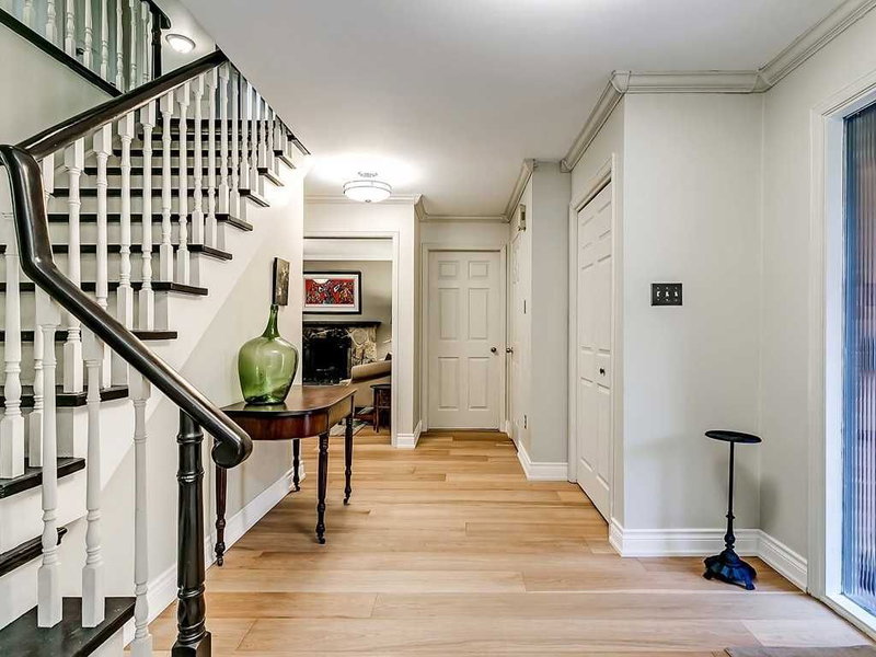 511 Coleen Dr, Oakville, L6J6A4 | Image 3