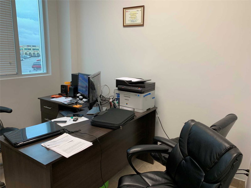 2960 Drew Rd, Mississauga, L4T 0A5 | Image 2