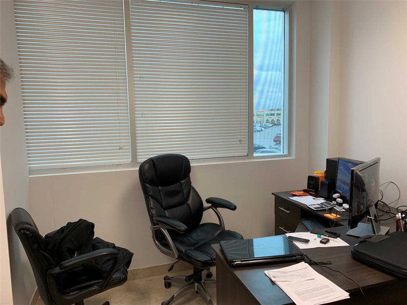 2960 Drew Rd, Mississauga, L4T 0A5 | Image 3