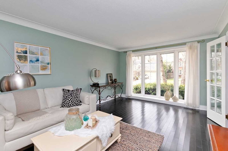 1941 Four Seasons Dr, Burlington, L7P2Y3 | Image 3