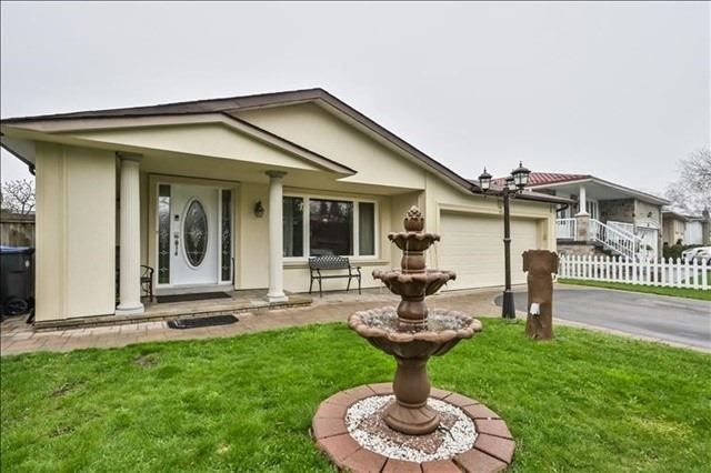 571 Silver Creek Blvd, Mississauga, L5A2B6 | Image 2